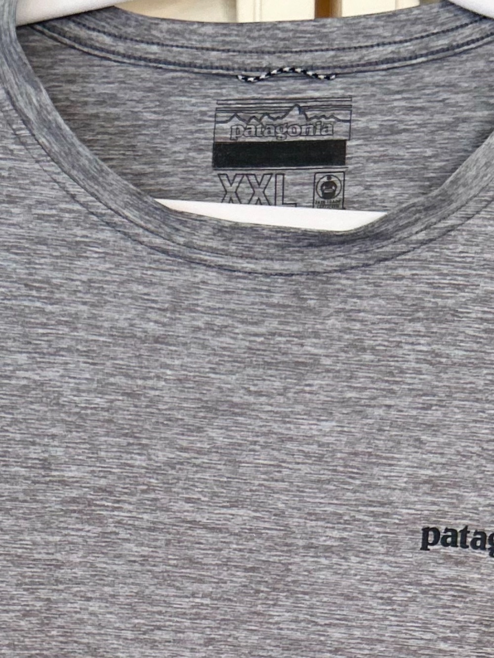 Patagonia Grey Logo Mountain Tee - Picture 3 of 3